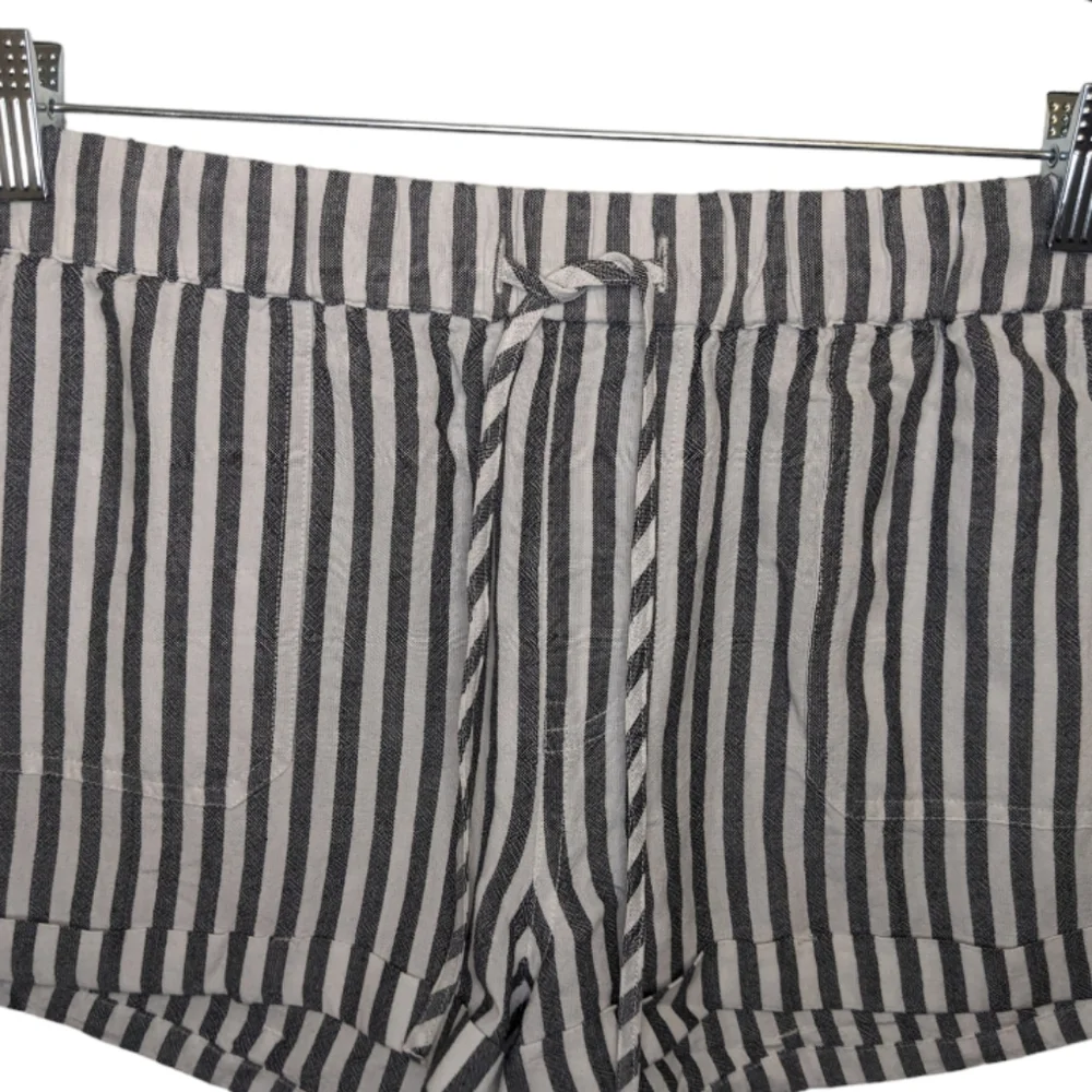 NWOT Volcom Women's Sunday Strut Engineer Stripe Short M - Picture 10 of 16